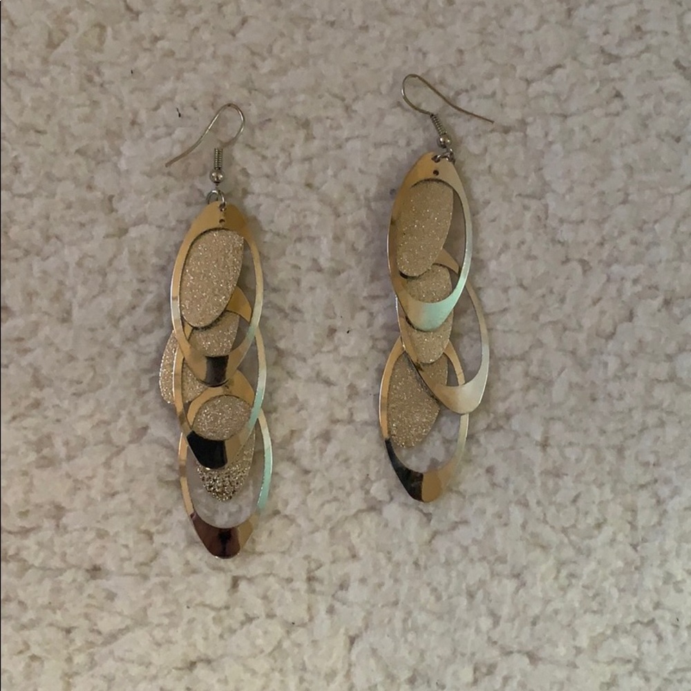 Silver earrings New without tags